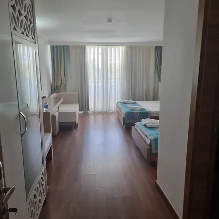 Luca 4* Σιντέ